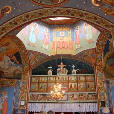 Interiorul Bisericii din Budele